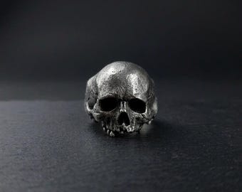 Met de hand afgewerkte tinnen kaakloze schedelring – Gothic bikerstatement-sieraden