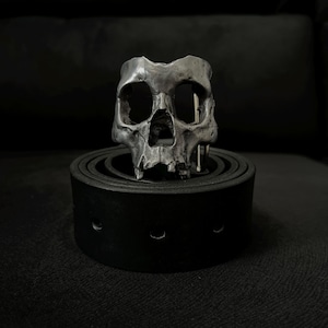 Classic Skull Belt Buckle – Heavy-Duty Pewter Biker Buckle, Gothic Rocker Accessory, Vintage Skull Buckle, Gifts for Men & Women