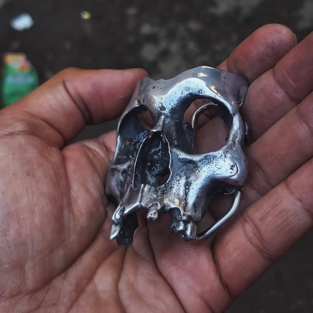 Classic Skull Belt Buckle – Heavy-duty Pewter Biker Buckle