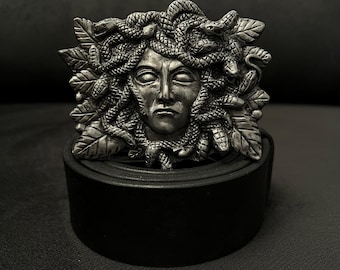 Medusa Belt Buckle - Greek Mythology Serpent Snake Hair - Gothic Rocker Style