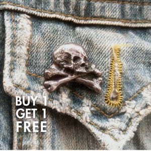 Memento Mori Lapel Pin – Embrace Life Fully with This Thoughtful Pewter Reminder