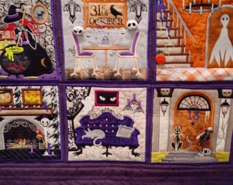 Wall hanging - Halloween spooky house