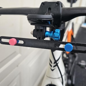 Racenummerbeugel V2 voor fietsen / fietsen - montagebeugel in aangepaste kleur voor racenummers Timingchips - grind, weg, MTB! Slechts 9 gram!
