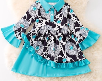 Concho & cow printed bell sleeve top. DRG54118
