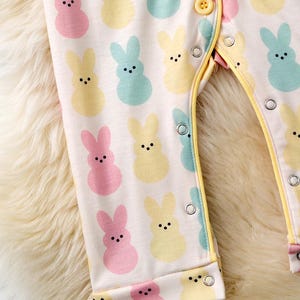 "Peeps" babypyjamas med tryck. RPG60157 bild 4