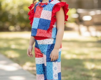 Dwuczęściowy komplet dla dziewcząt z nadrukiem Patriotic Multi-Patch. OFG50527