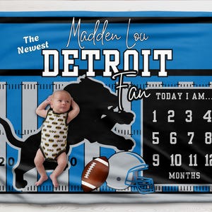 Manta Minky conmemorativa de Detroit Baby: fanático del fútbol, manta con foto, rastreador de crecimiento, regalo para baby shower, bebé niño, bebé niña fanático de los deportes.