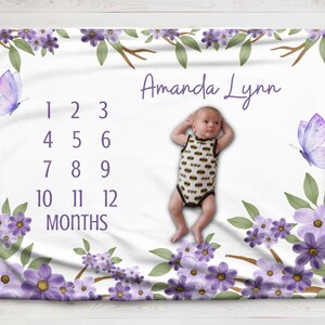 Gepersonaliseerde paarse bloemen en vlinder mijlpaaldeken baby – elegant grillig, babymeisje, maandelijkse mijlpaal, groeimeter, cadeau cadeau