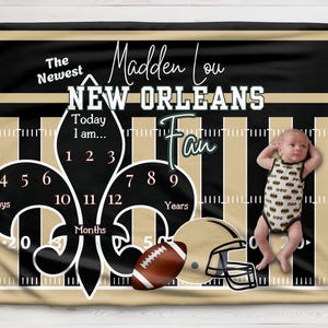 Manta Minky con el hito de New Orleans Baby: fanático del fútbol, manta con foto, rastreador de crecimiento, regalo de baby shower, bebé niño
