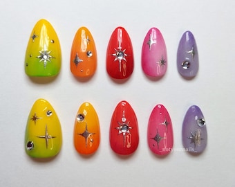 Uñas postizas personalizadas hechas a mano con degradado de arcoíris, orgullo LGBTQ+, estrellas plateadas y diamantes de imitación, vacaciones coloridas