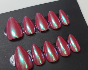 Prensa cromada verde roja hecha a mano en las uñas Manzana envenenada Blancanieves Otoño Vibe