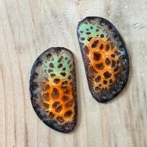 Dragon Blood Handmade Enamel Charms Rustic Copper Charm Spike Earrings Component pair Jewelry making links annabeads72