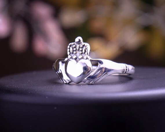 KONOV Stainless Steel Claddagh Heart Crown Ring – Unisex Wedding Band, Multiple Sizes - View #4