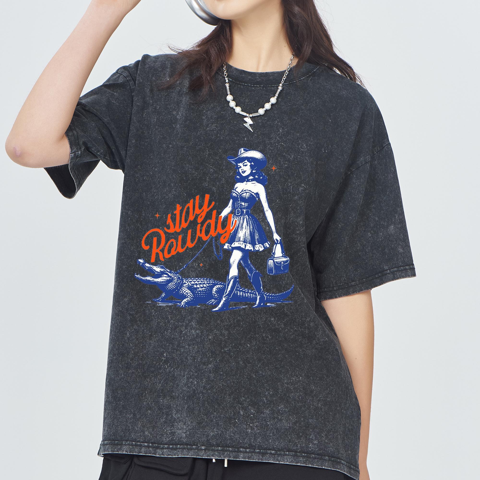 Crocodile T-shirt,Girl Alligator Tee,Gator Shirt,Alligator T-shirt,Retro Girl T-shirt,Retro Graphic Tee,Alligator Lover,Western Girl T-shirt