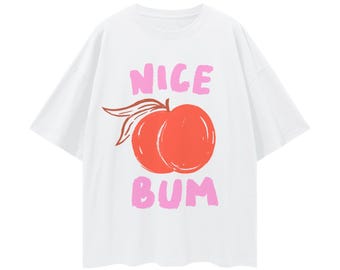 皮肉な夏の桃柄オーバーサイズTシャツ、面白い不適切なグラフィックTシャツ、ミニマルなフルーツ柄シャツ
