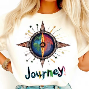 Reise! PNG, lebendige Kompass-Shirts, inspirierendes Reisegeschenk, abenteuergetriebene PNG-Designs, Wanderlust-Liebhaber-Geschenk, bunte Kartenkunst PNG