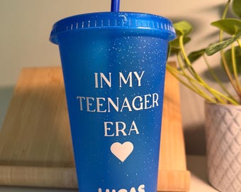 Vaso azul reutilizable con purpurina personalizado. Regalos para adolescentes de 13 años. En mi época adolescente.