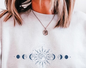 Himmlisches Sweatshirt: Boho-Stil mit Mondphasen und Sonne, Mystische Kleidung