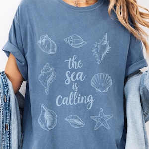 Comfort Colors® Sea Shells 90s Vintage Style Shirt, The Sea is Calling Retro Y2K Ocean Tee, Oversized Minimalist Summer Shirt for Sea Lovers