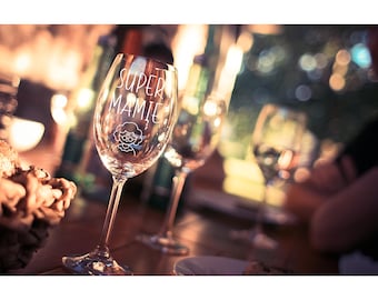 Verre à vin gravé entièrement personnalisable