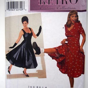 Puede incluir: Patrón de costura Simplicity Retro Costume Collection. El patrón presenta a dos mujeres con vestidos vintage. El patrón incluye el texto "SIZE N (10,12,14)" y la marca "Simplicity".