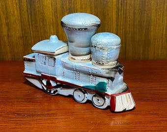 Choo Choo Train Vtg Salt & Pepper Shaker Pair Set Removable Smokestacks Japan
