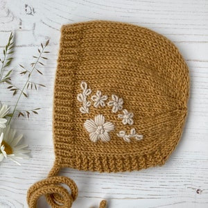 PDF Knitting Pattern Embroidered Baby Bonnet, KENSI image 1