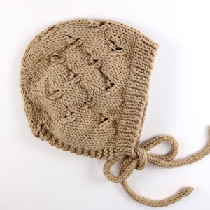 HOLIDAY CABLEKNIT BABY BONNET Baby Bonnet Knitting Pattern LITTLE HEARTS - Etsy