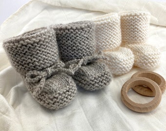 Modello per calzini da neonato - Modello per lavorare a maglia le semplici stivaletti Style Me