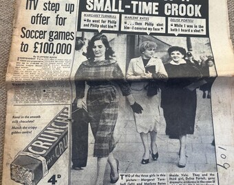 Vintage Daily Mirror - July 20th 1956 - Three Girls & a Shooting
