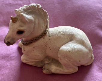 Windstone Editions North Hollywood Baby Unicorn Statue Ornament