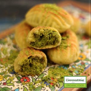Pistachio Filled Kerebiç Cookies: Traditional Antep Snack