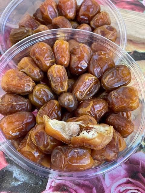 Organic jumbo fresh dates | Fresh dates | Traditional snacks for Ramadan | Natural vitamin dessert | Delicious snack | Digestive aid