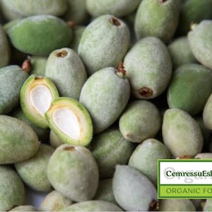 Färska gröna mandlar | Färsk rå mandel | Omogen mandel | Vegansk frukt | Säsongens smak | Ekologiska snacks | Hälsosam förrätt | Mandorle Verdi