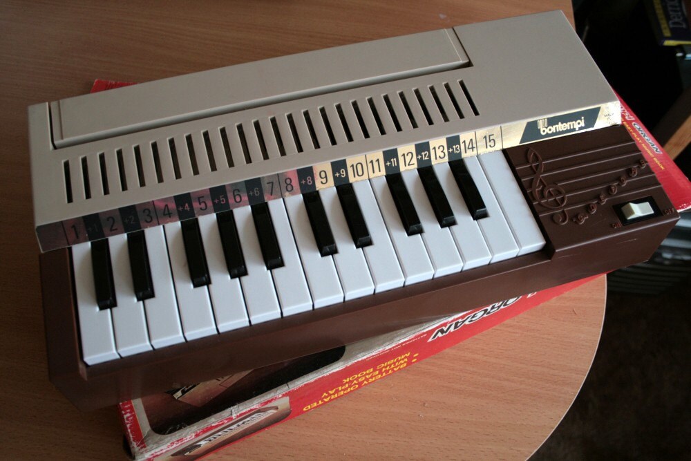 Bontempi 2024 organ 1980s