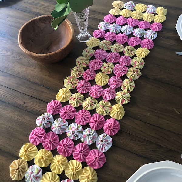 Table runner, doily, yoyo, pink yellow Easter, spring decoration, table decor, centerpiece