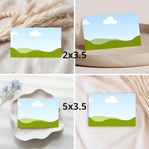 K&ouml;nnte beinhalten: Rechteckige Karten mit einem hellblauen Himmel, wei&szlig;en Wolken und gr&uuml;nen H&uuml;geln. Die Karten werden in zwei Gr&ouml;&szlig;en dargestellt, beschriftet mit 2x3.5 und 5x3.5, und zeigen eine Landschaftsillustration auf einer glatten, flachen Oberfl&auml;che.