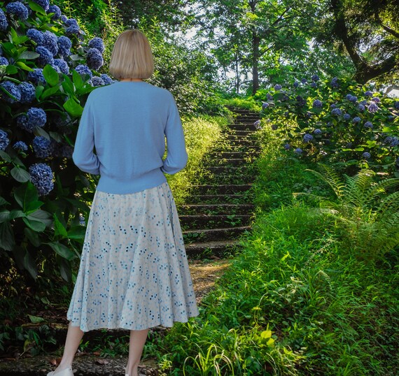 Vintage 1950s Light Gray and Blue Circle Skirt, E… - image 8