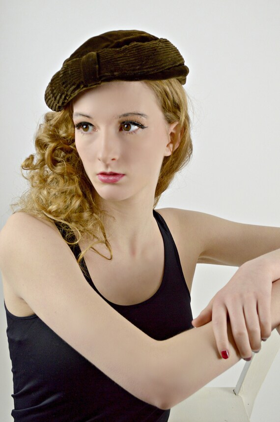 Vintage Velvet Beret, Womens Tam, Fall Winter, 19