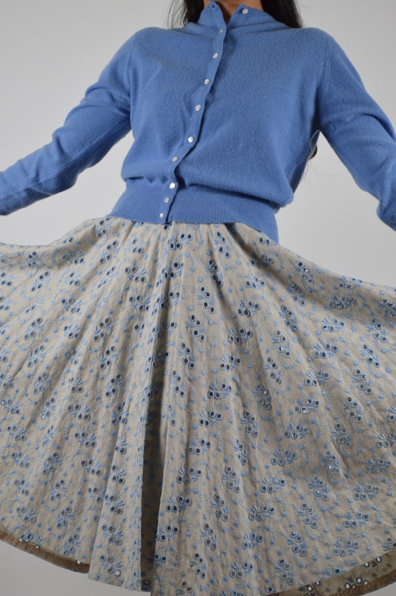 Vintage 1950s Light Gray and Blue Circle Skirt, E… - image 2