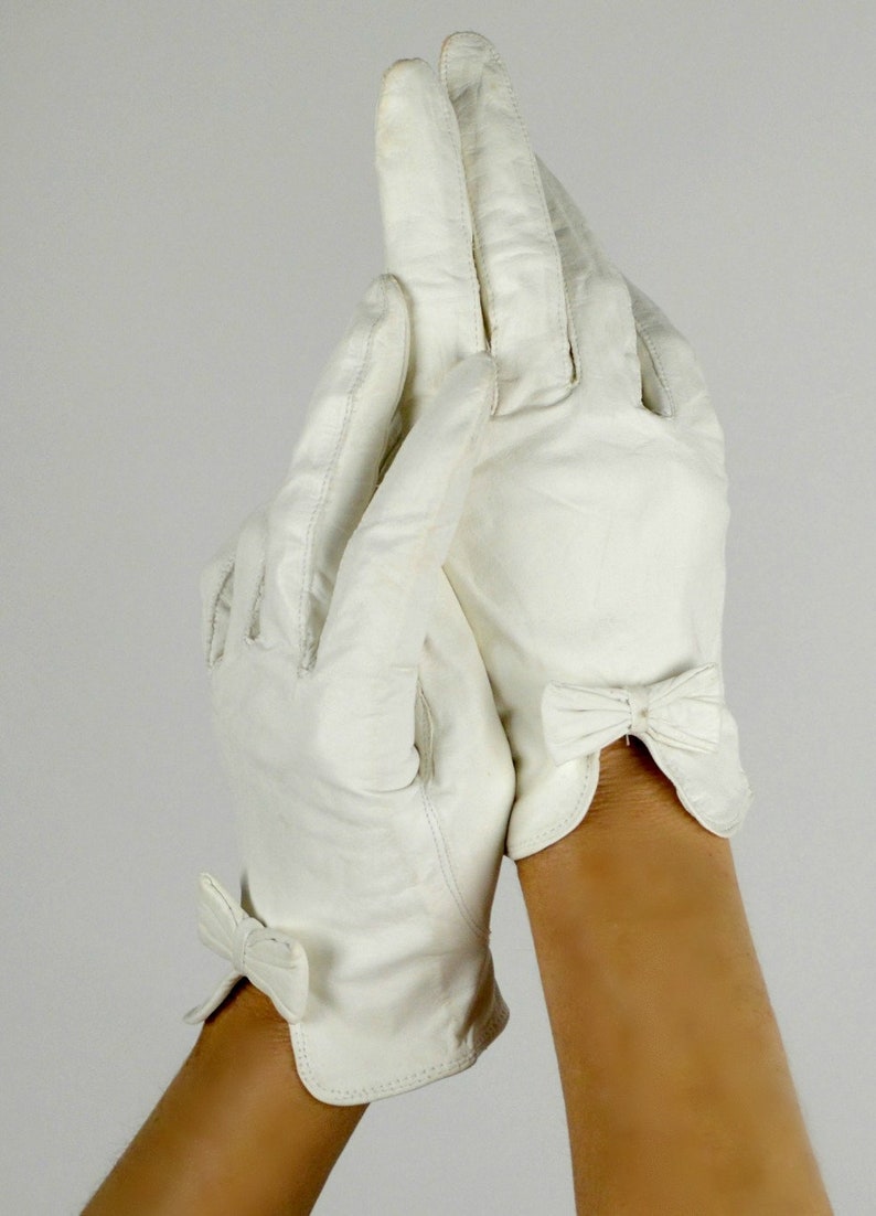 White Leather Gloves Kid Skin Gloves With Bow Wrist Length Etsy