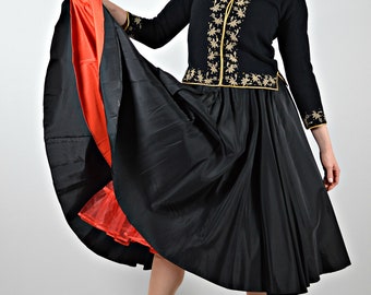 Black and Red Circle Skirt, Swing Skirt, Vintage 1950s Taffeta Circle Skirt, Pin Up Clothing, Size Small