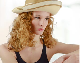 Sombrero Fedora vintage color canela: ala ancha, estilo años 70/80.