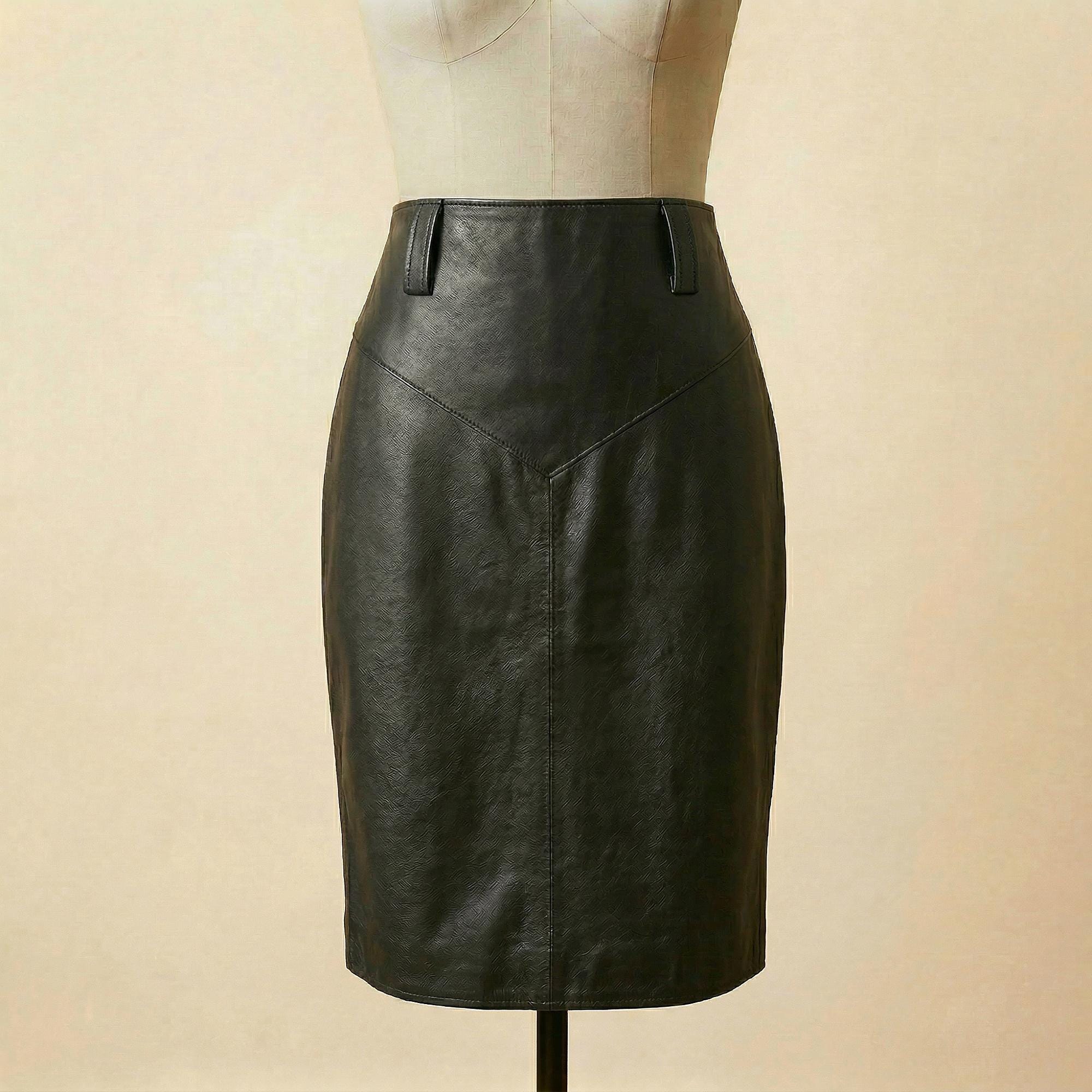 Black Leather Pencil Skirt, 100% Lambskin Midi, Size 6, High Waist, Vintage 1980s