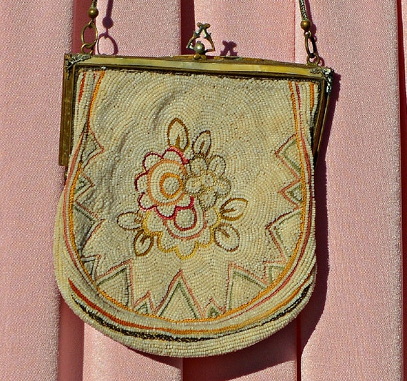 The Me I Saw — Beaded purses, 1920s.