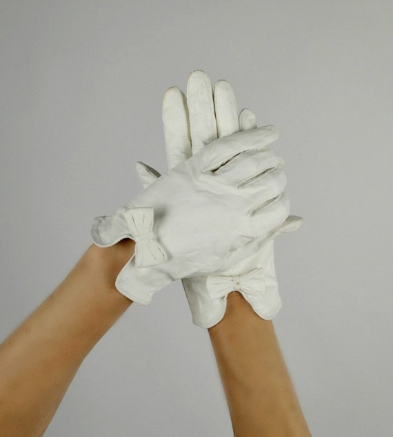 White Leather Gloves, Kid Skin, Gloves with Bows,