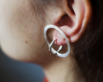 Matte silver orbit earrings, Cool abstract double hoop earrings, Unusual sculptural jewelry, Architectural statement earrings, Unique gift