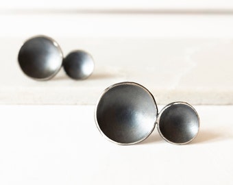 Boucles d'oreilles contemporaines en argent noir, boucles d'oreilles bulles sombres, bijoux avant-gardistes pour femme, cadeau architecte cool pour elle, cercles organiques