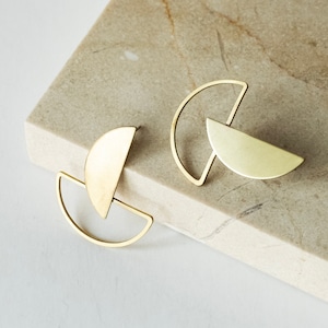 Boucles d'oreilles géométriques bauhaus, bijoux avant-gardistes en laiton inspirés d'oeuvres artistiques de Moholy Nagy, boucles d'oreilles abstraites tendance, cadeau sympa pour elle