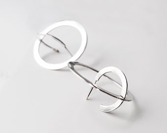 Geometrische Ohrringe aus Sterlingsilber, architektonische abstrakte Creolen, skulpturaler zeitgenössischer Schmuck, ungewöhnliches Geschenk für sie, einzigartiges Accessoire
